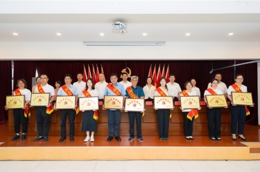 捷報傳喜 黨建領(lǐng)航 | 景興紙業(yè)黨委獲得多項(xiàng)榮譽(yù)